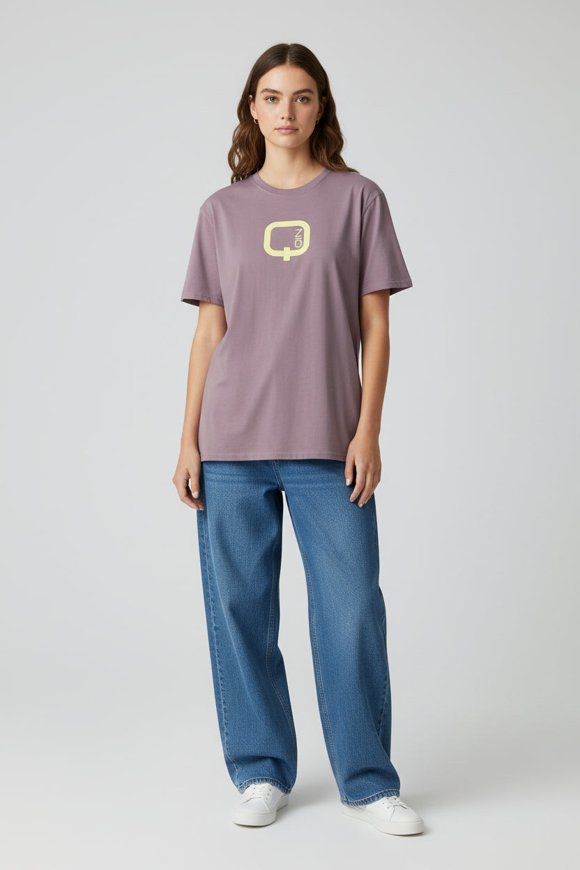 Qn Logo T‑Shirt — Minimalist Retro Tech Graphic Tee