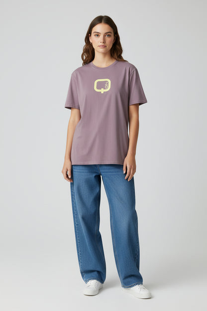 Qn Logo T‑Shirt — Minimalist Retro Tech Graphic Tee